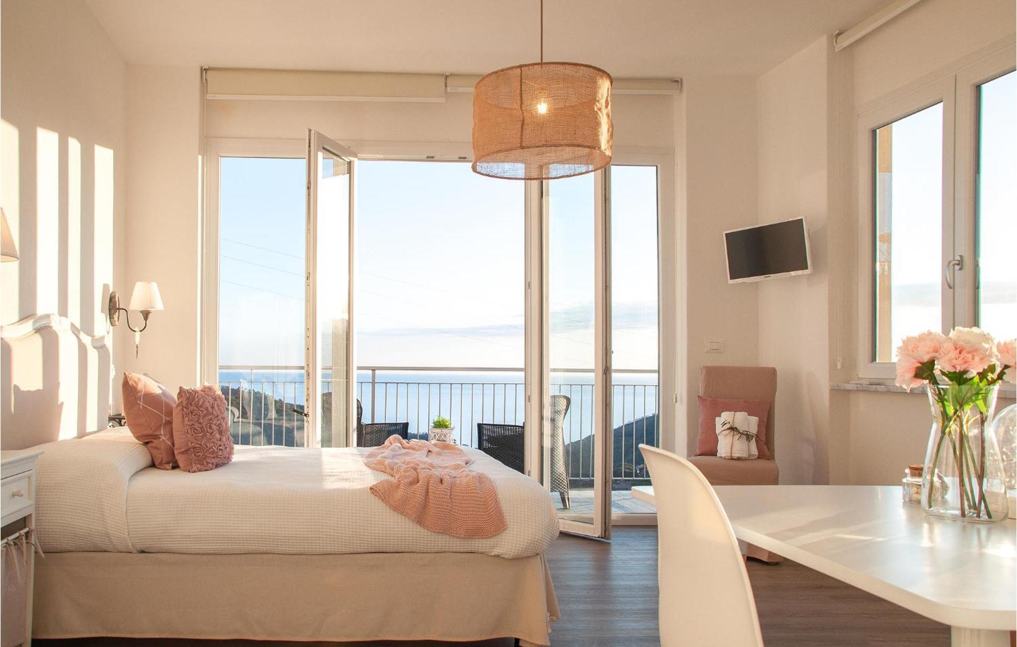 Amazing Apartment In Moneglia With House Sea View מראה חיצוני תמונה